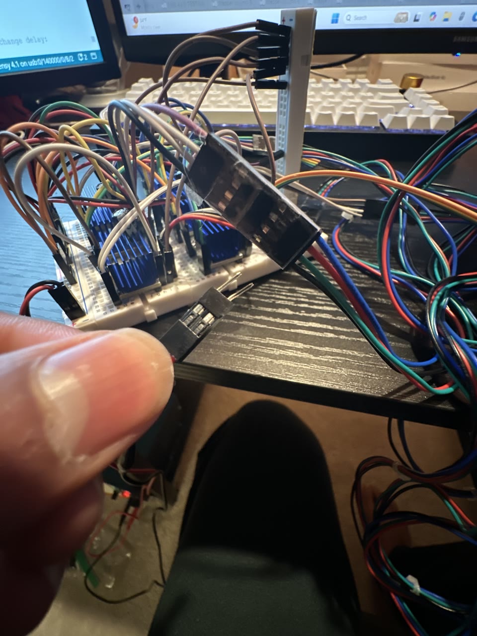 The connector setup that sometimes lost a secure connection.